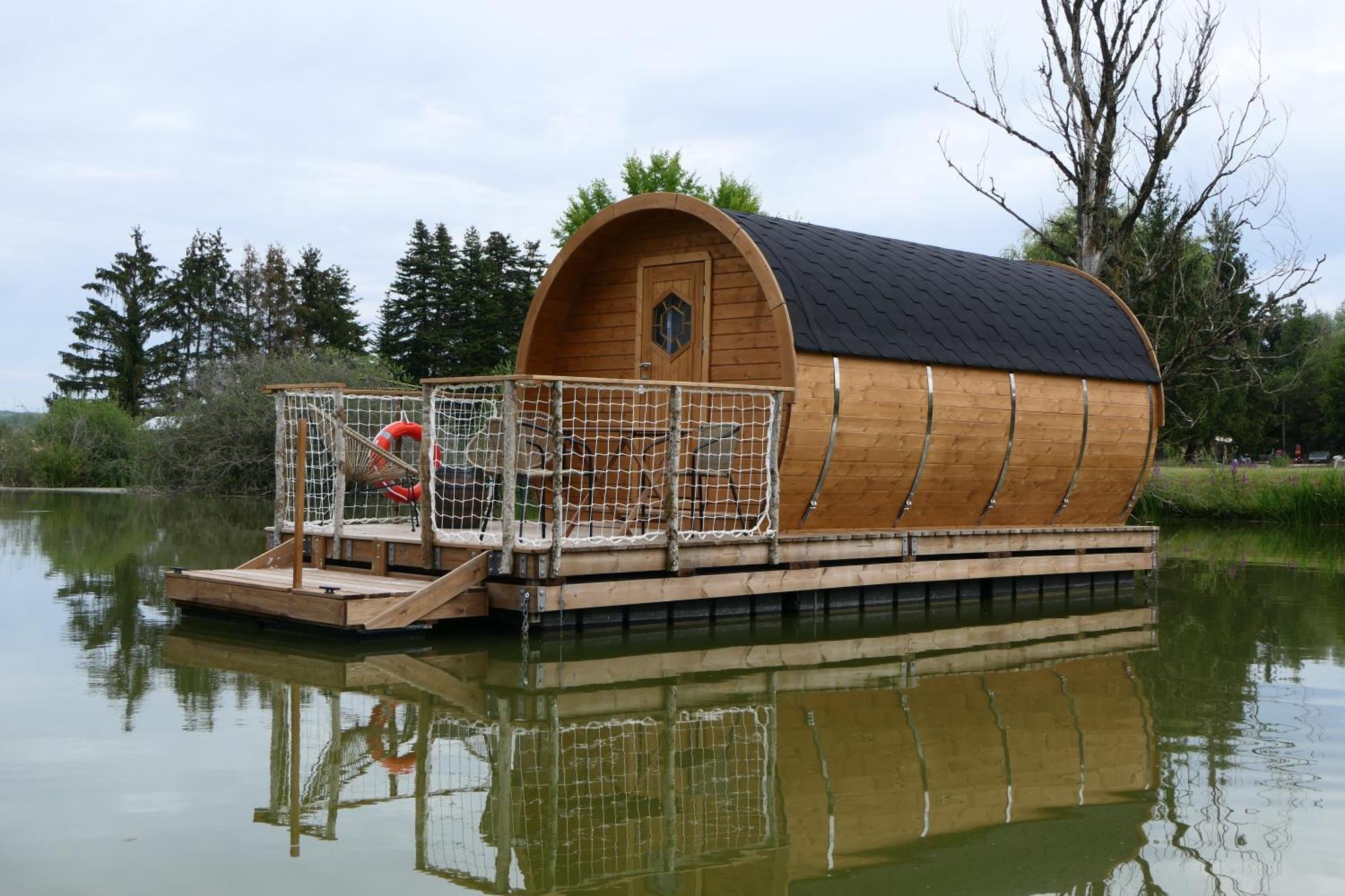 Les Cabanes Flottantes Givrauval Exterior foto