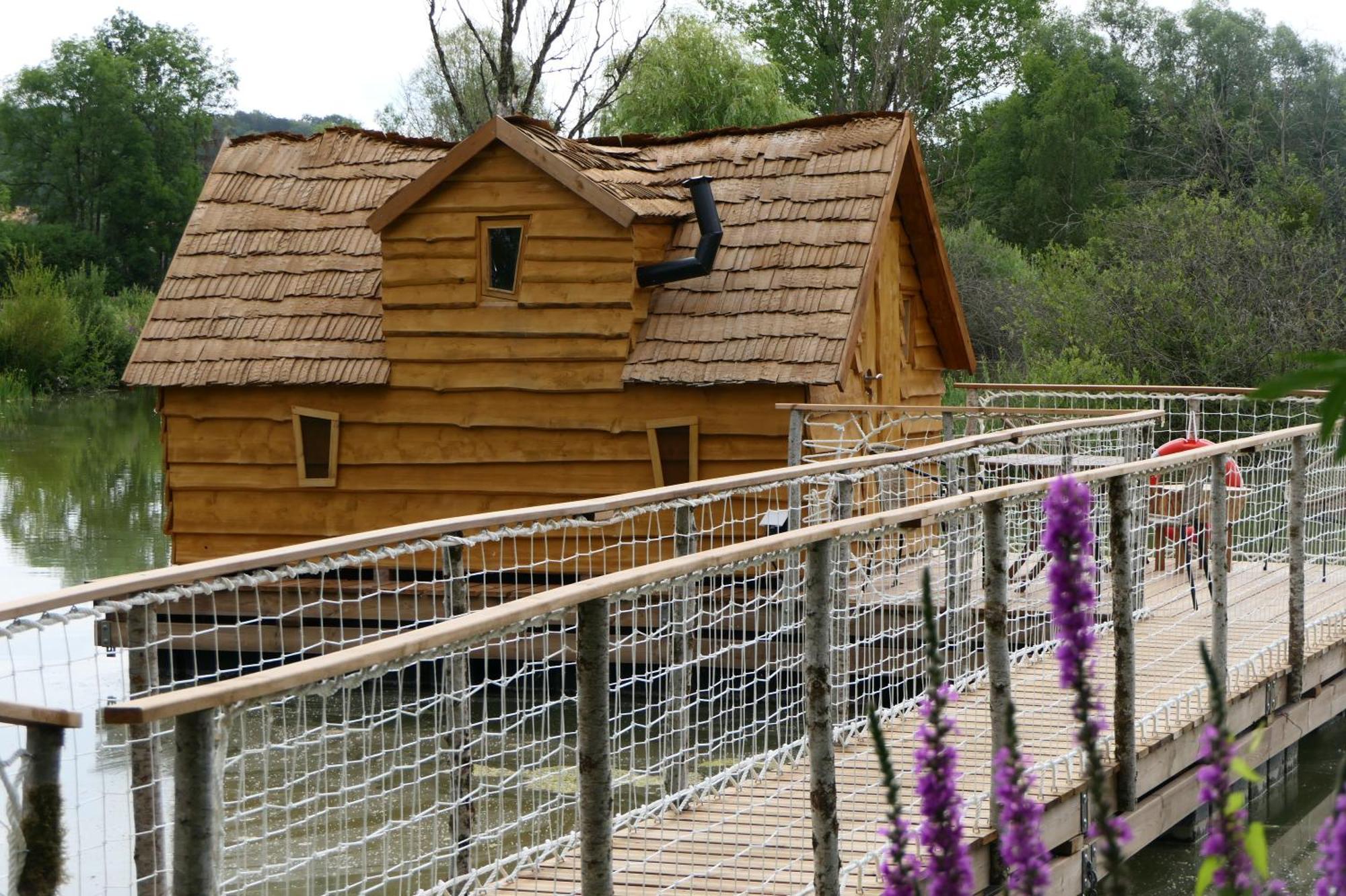 Les Cabanes Flottantes Givrauval Exterior foto