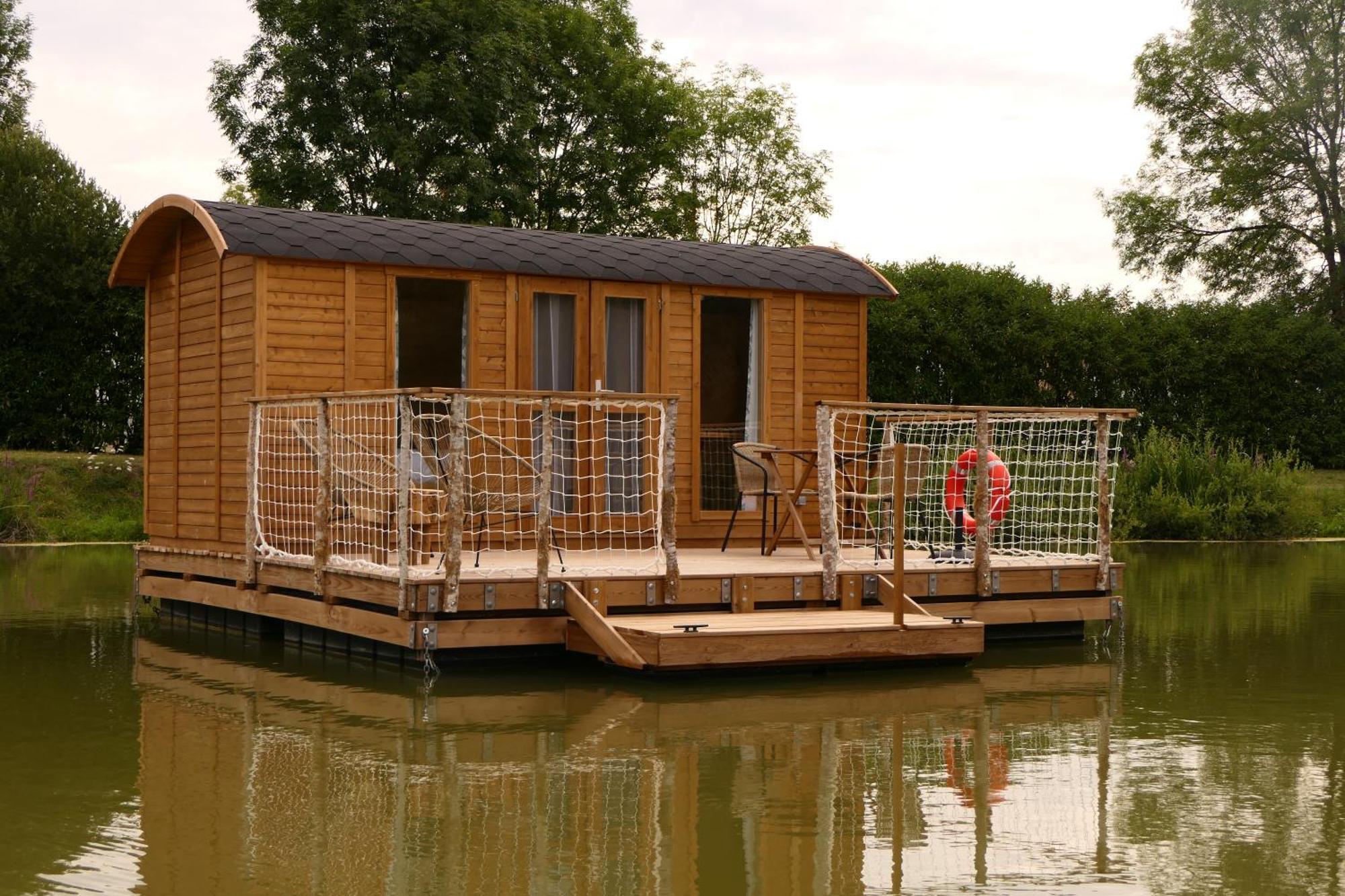 Les Cabanes Flottantes Givrauval Exterior foto