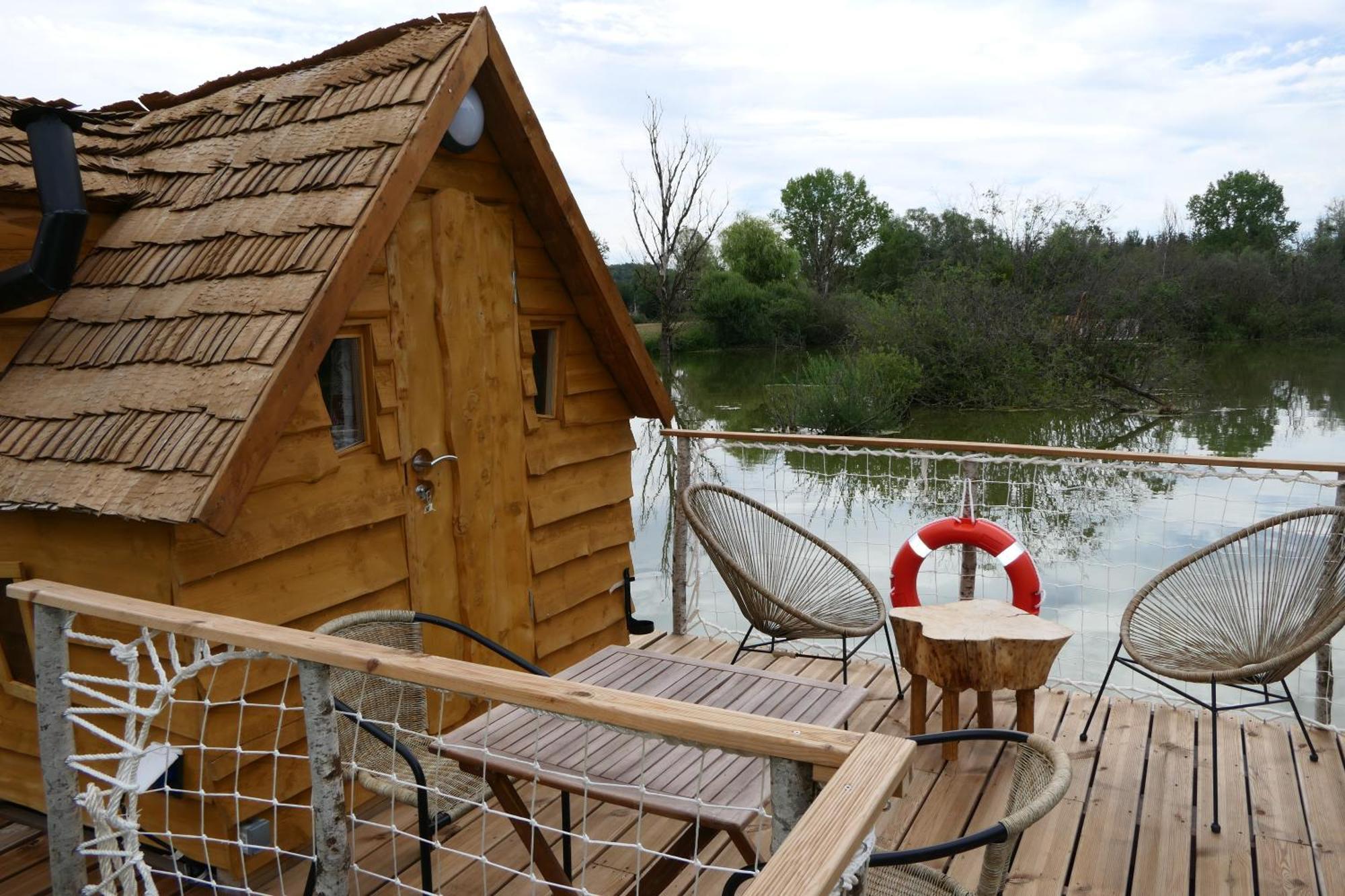 Les Cabanes Flottantes Givrauval Exterior foto