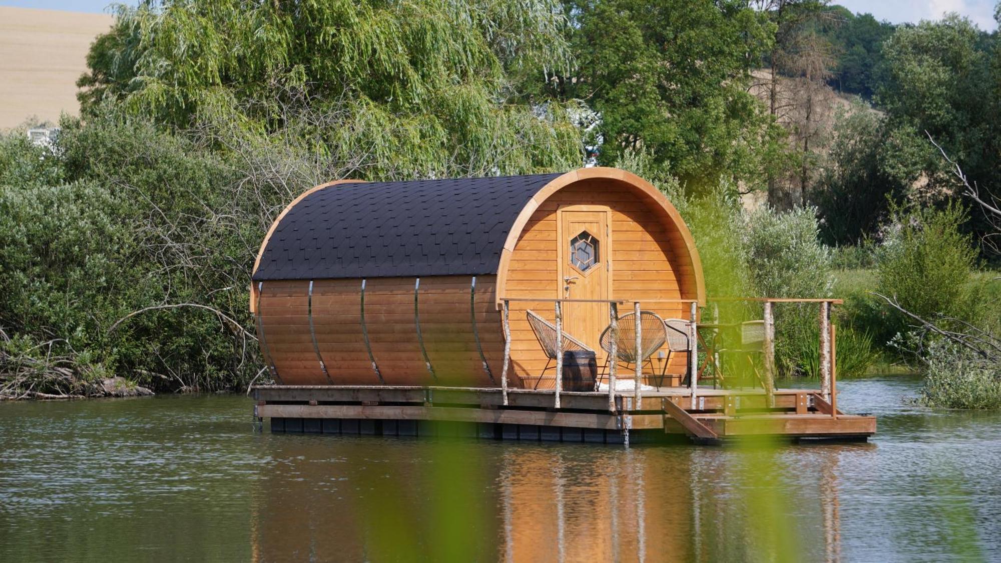 Les Cabanes Flottantes Givrauval Exterior foto